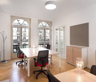 Bureau privé 23 m² 5 postes Location bureau Place de l'Opéra Paris 75009 - photo 2